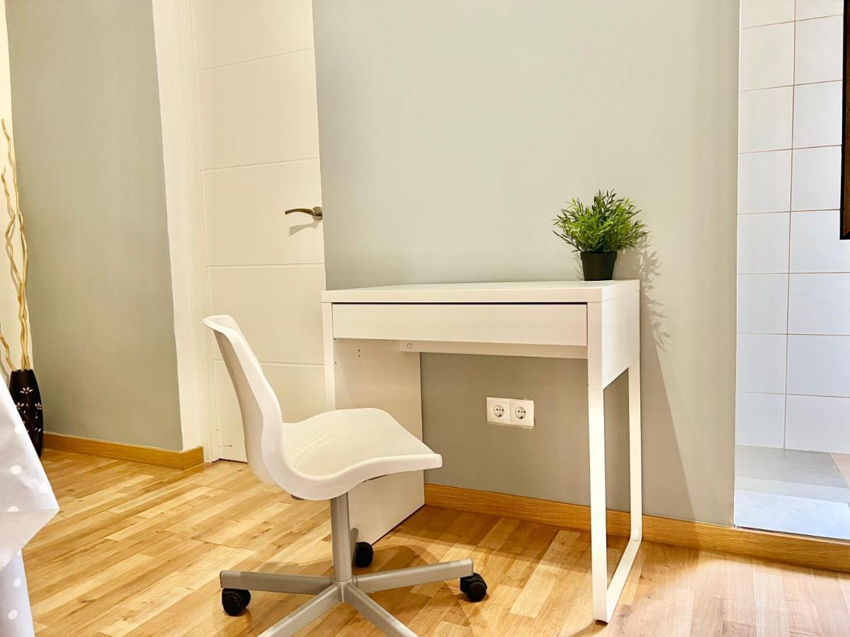 Comfortable Renovated Flat, Wifi! Badalona Eksteriør billede